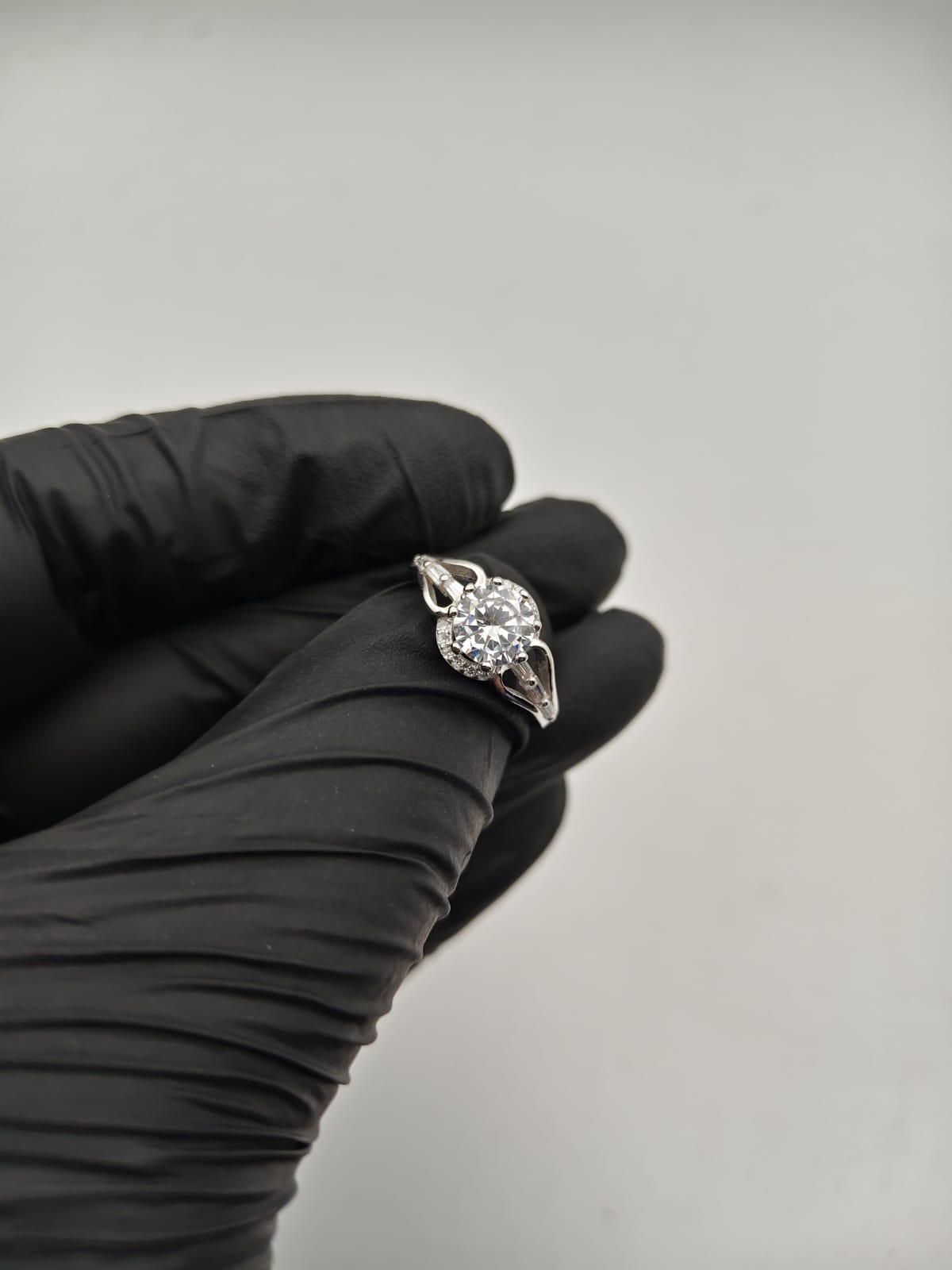 Art Deco Round Diamond Halo Wedding Silver Ring with Baguette Accent Split Shank - IHSJ.pk