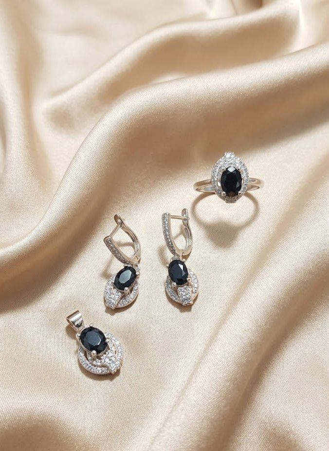 Black Stone Pendent Set - IHSJ.pk