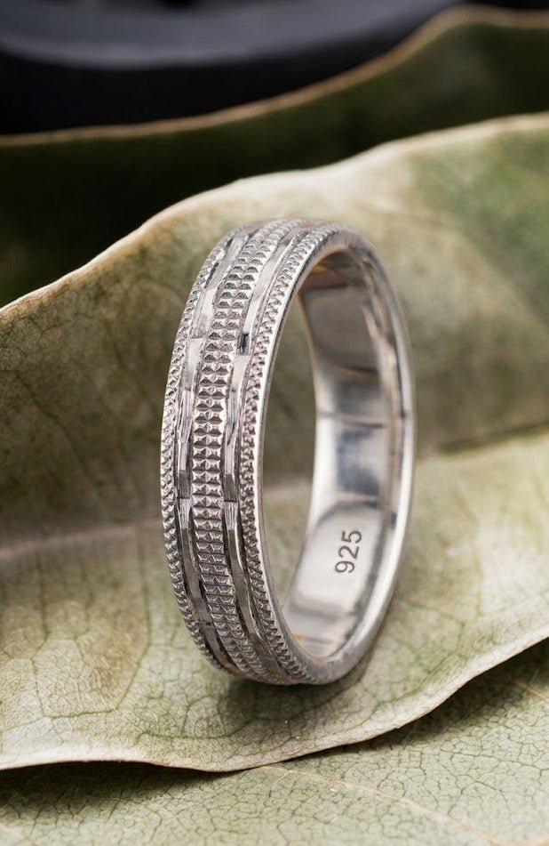 925 Silver Gents Ring - Premium Quality Grid Pattern Stylish Fashion Chala - IHSJ.pk