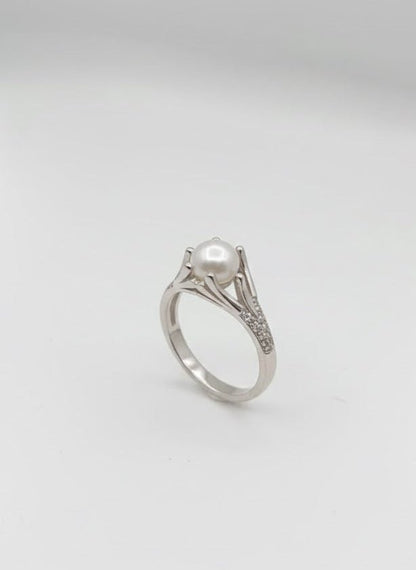 925 Sterling Silver FW Pearl and Diamond Ring – Solitaire Split Shank - IHSJ.pk
