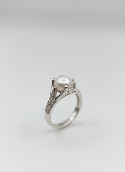 925 Sterling Silver FW Pearl and Diamond Ring – Solitaire Split Shank - IHSJ.pk