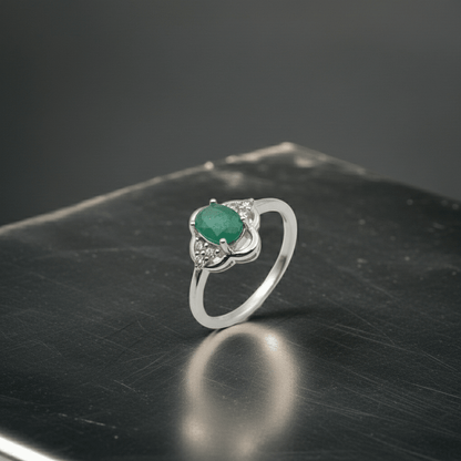Elegant Emerald Stone Ring for Women – 925 Silver - IHSJ.pk