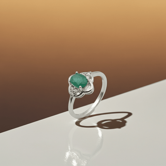 Elegant Emerald Stone Ring for Women – 925 Silver - IHSJ.pk